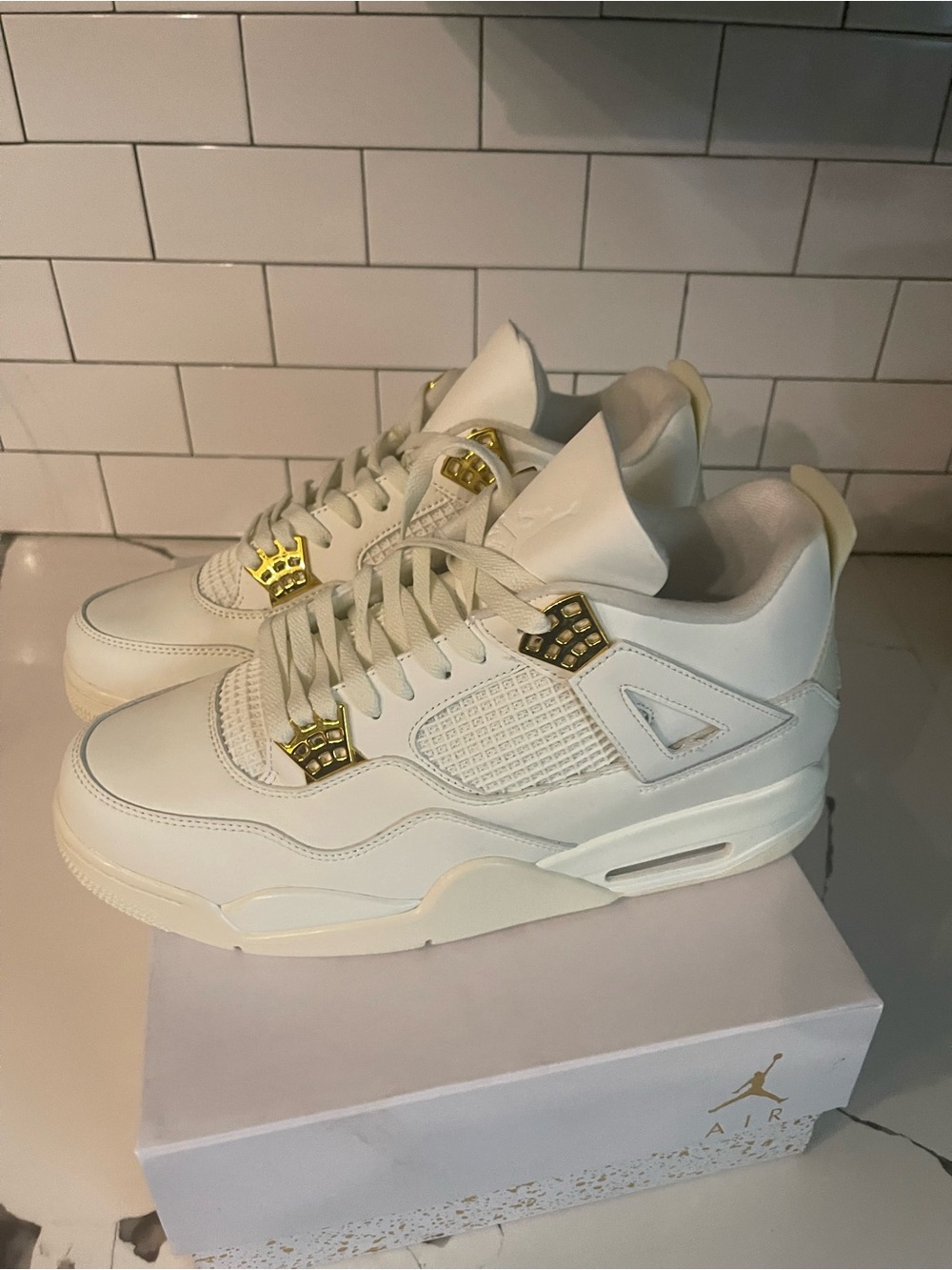 Mens Retro 4 Metallic Gold Size 11.5. - Picture 6 of 8